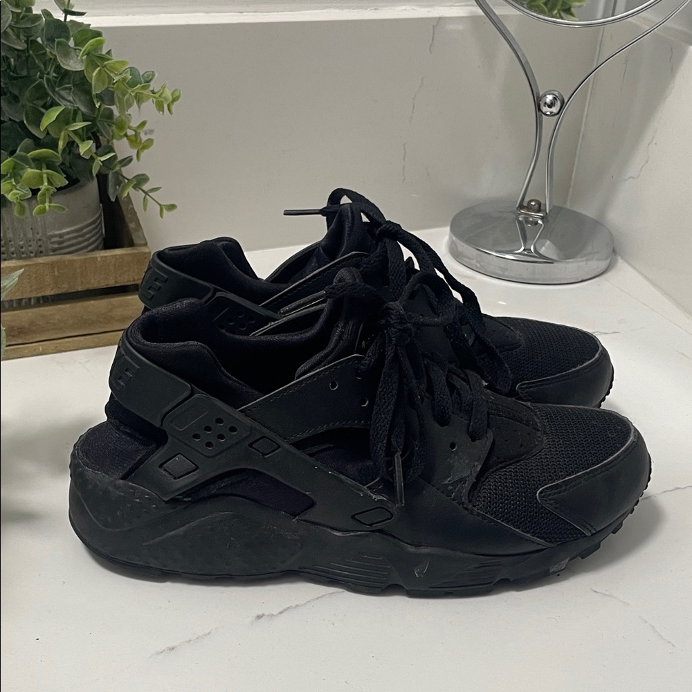 Nike Black and Gray Sneakers